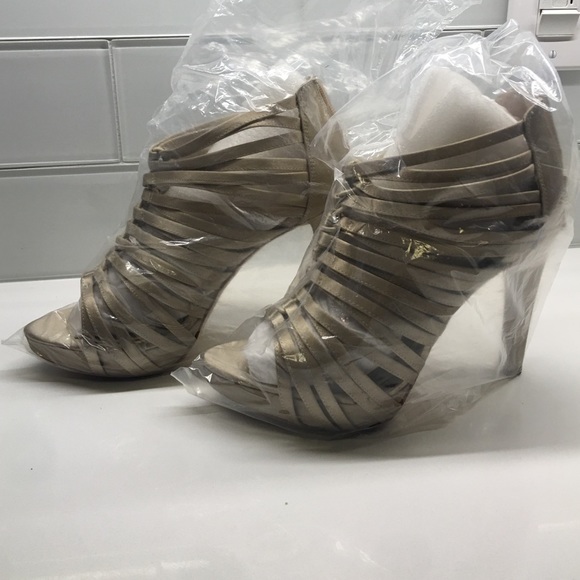 BCBG heels