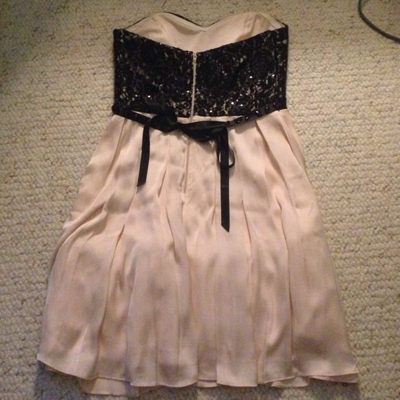 Strapless formal dress - Picture 3 of 4