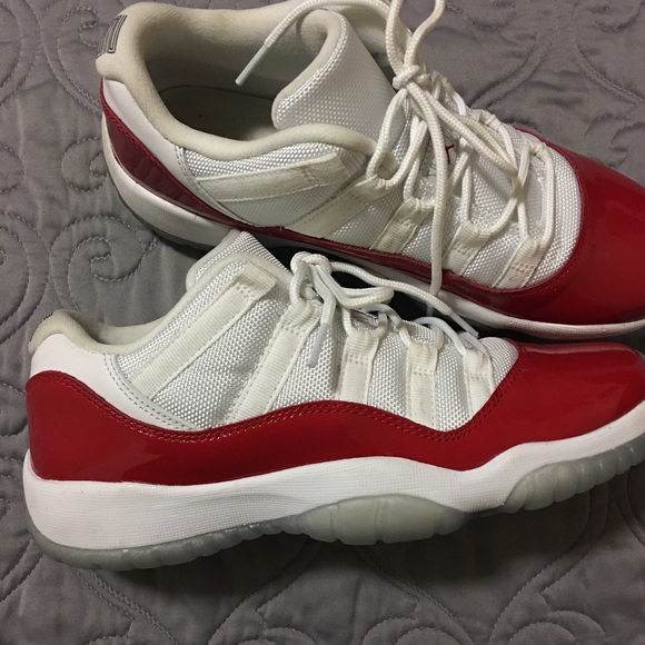 Cherry 11 Lows jordan - Picture 2 of 3