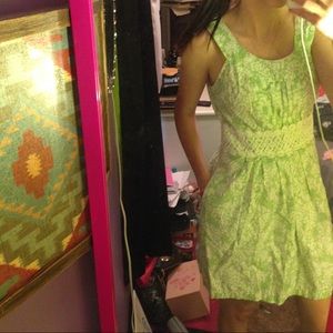 LIKE NEW Vintage-Look Green Floral Dress w/pockets