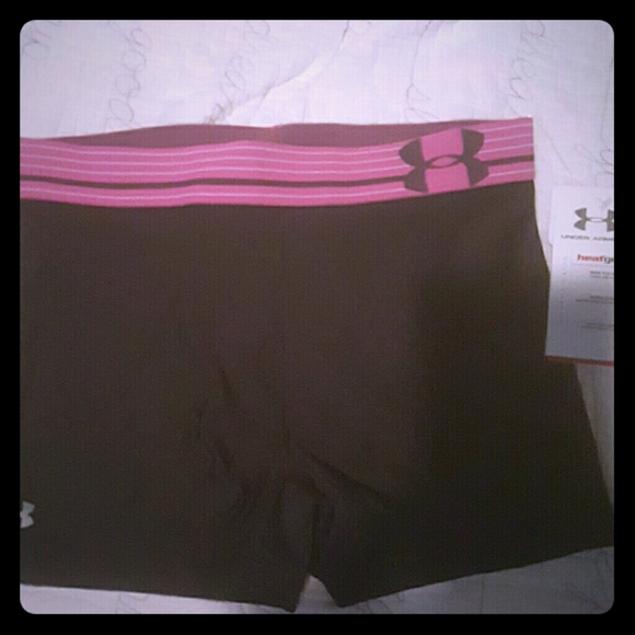 Brand new Women's under armour compression shorts