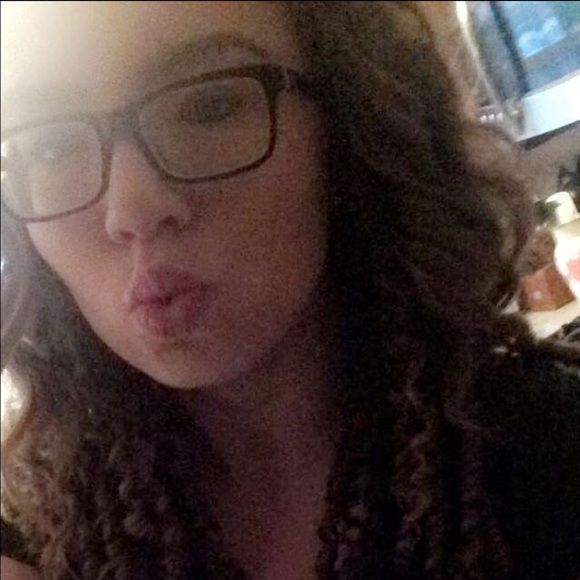 Meet your Posher, Robyn - Picture 1 of 1