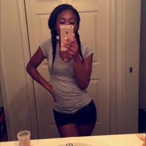 Meet your Posher, Alexis