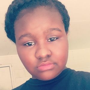 Meet your Posher, Jomecia