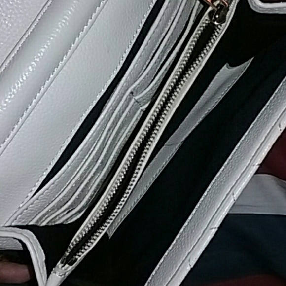 Purse - Picture 3 of 3