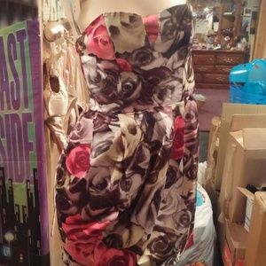 Floral strapless dress