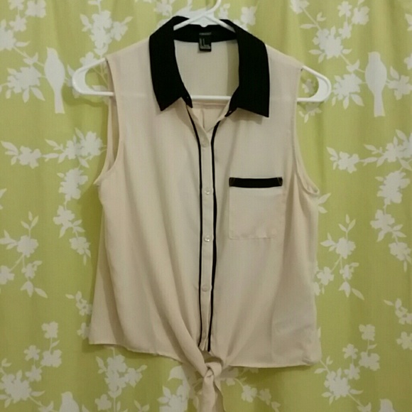 Forever 21 button up sleeveless top