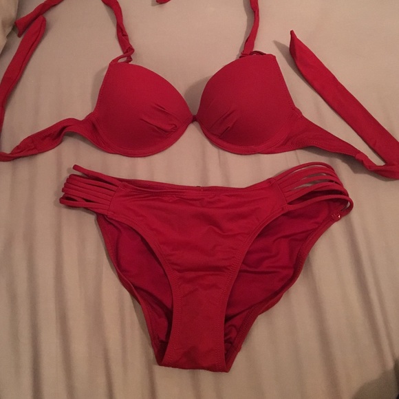Beautiful swim suit!!