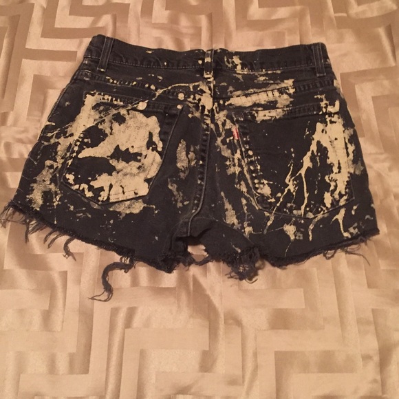 Levi shorts - Picture 2 of 3
