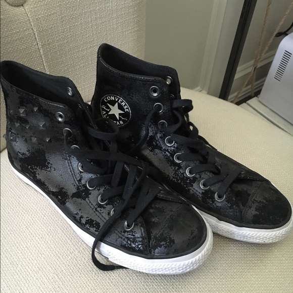 Black converse high tops