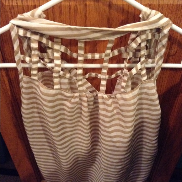 Button down tank - Picture 2 of 3