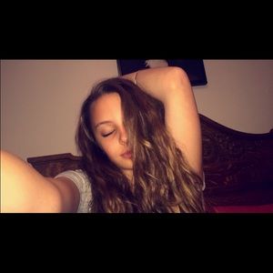 Meet your Posher, Alexis