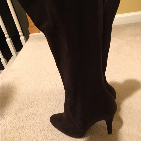 Dark brown Tahari knee suede boots