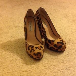 Steve Madden pump