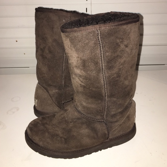 Brown uggs