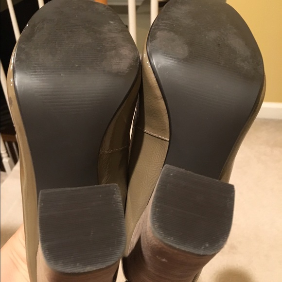 Levity pumps in 8.5 in almost like new condition - Picture 3 of 3