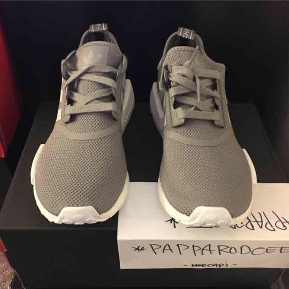 DS ADIDAS NMD R1 J size 6.5 grey BOOST - Picture 2 of 4