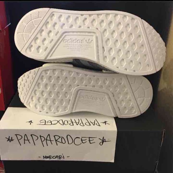 DS ADIDAS NMD R1 J size 6.5 grey BOOST - Picture 4 of 4