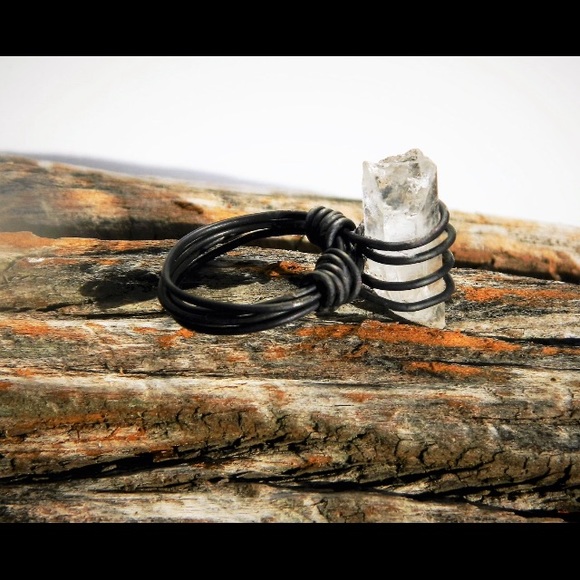 Natural Quartz Point Ring - Picture 3 of 3