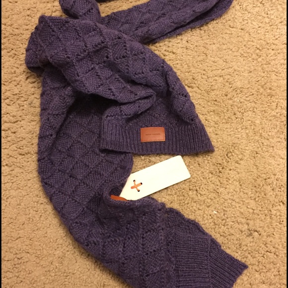 SOLD 🛍BOGO FREE🛍 Blue/Purple Scarf🛍