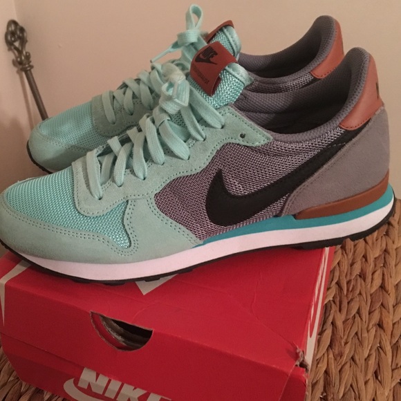 Nike Internationalist