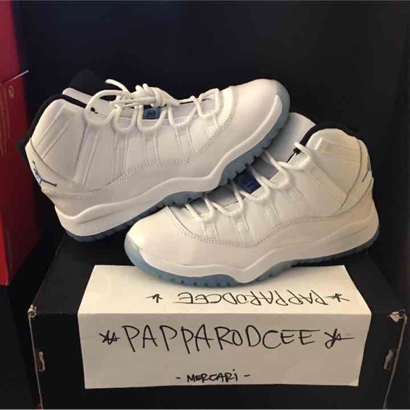 DS JORDAN 11 RETRO size 2.5y LEGEND BLUE - Picture 1 of 4
