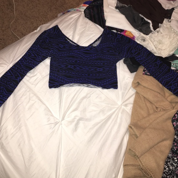Graphic long sleeve crop top