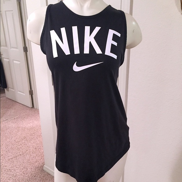 Nike Tops - Nike tank BNWOT