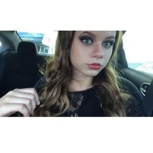 Meet your Posher, Madeline