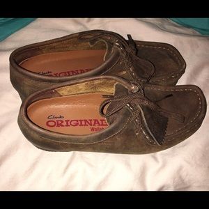 Clarks wallabees size 7
