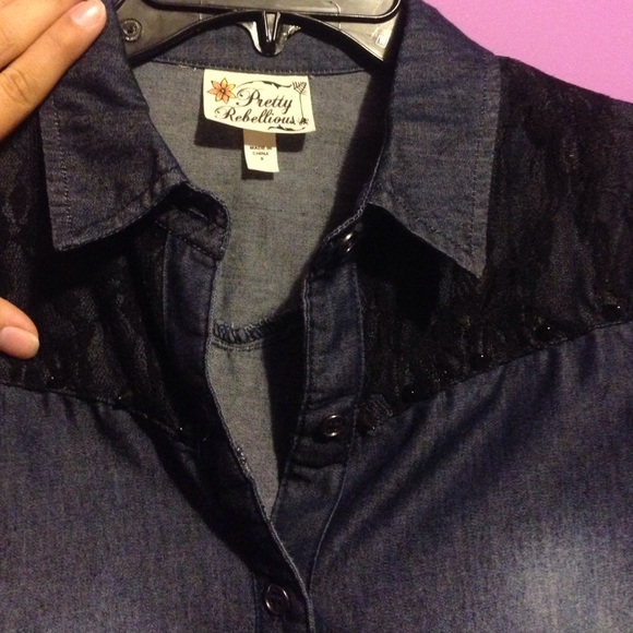 Jean button down. - Picture 4 of 4