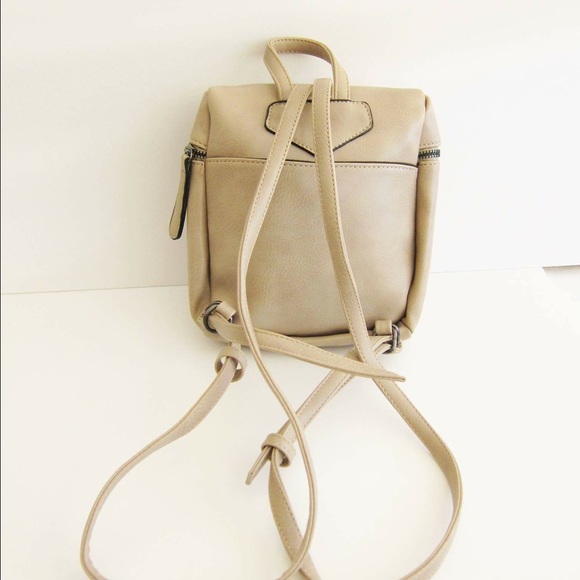 Minimal faux leather backpack - Picture 2 of 4
