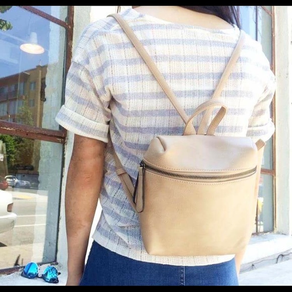 Minimal faux leather backpack - Picture 4 of 4