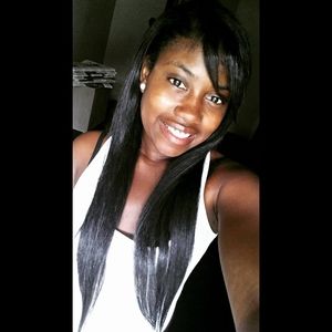 Meet your Posher, Camia