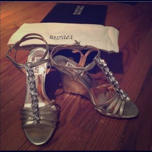 Size 8 Badgley Mischka gold jewel wedges NIB