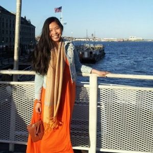 Meet your Posher, Dee dee