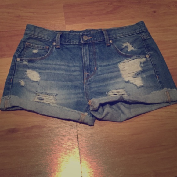 Boyfriend jean shorts