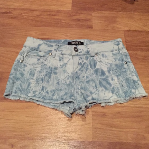 F21 acid washed distressed Jean shorts