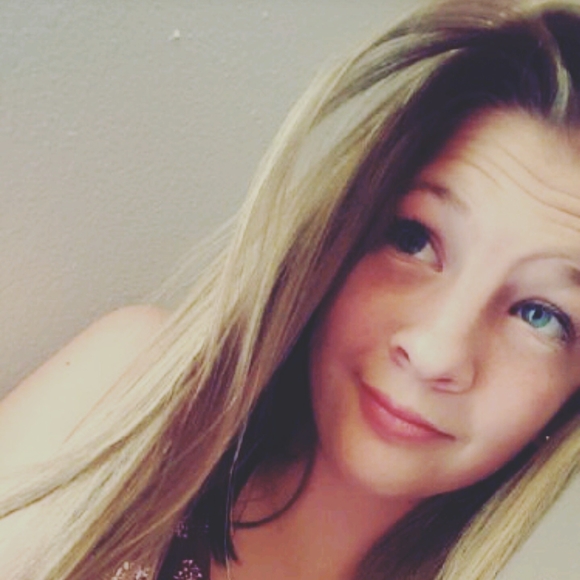 Meet your Posher, Caitlynne - Picture 1 of 1