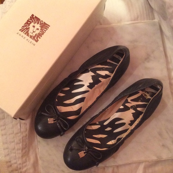 Anne Klein Leather Navy Blue Ballet Flats 8.5