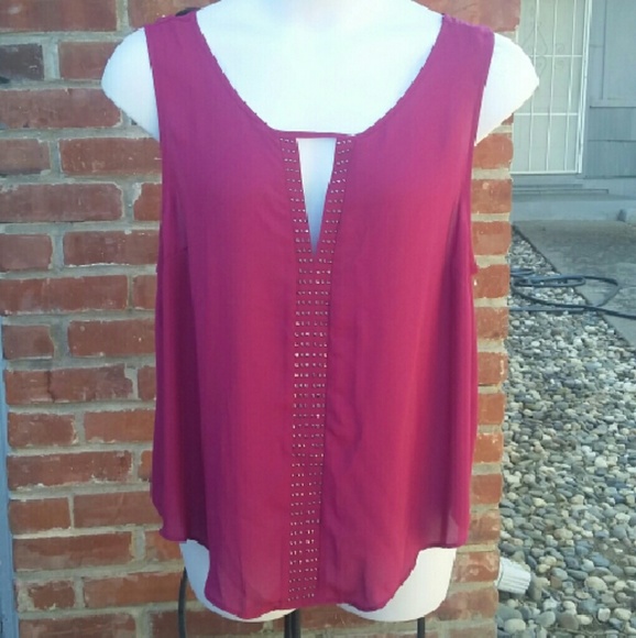 Maroon tank