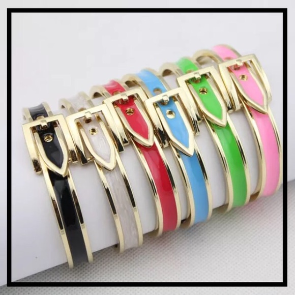NWOT HOT Enamel & Gold Buckle Hinged Bracelet