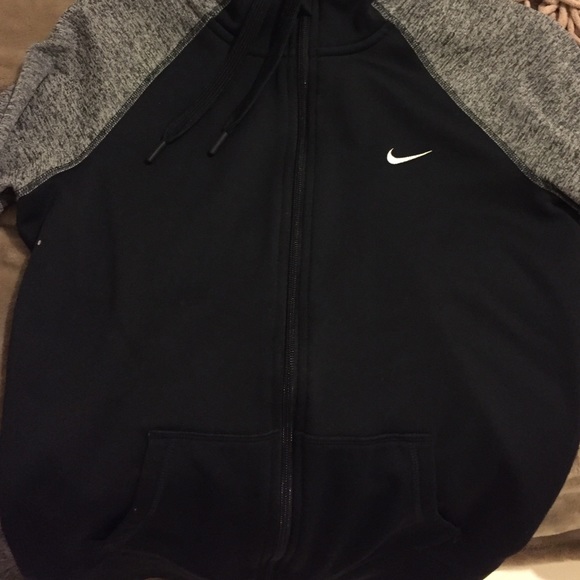 Nike Tops - Nike thermafit jacket