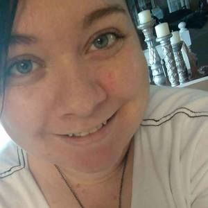 Meet your Posher, Dominique