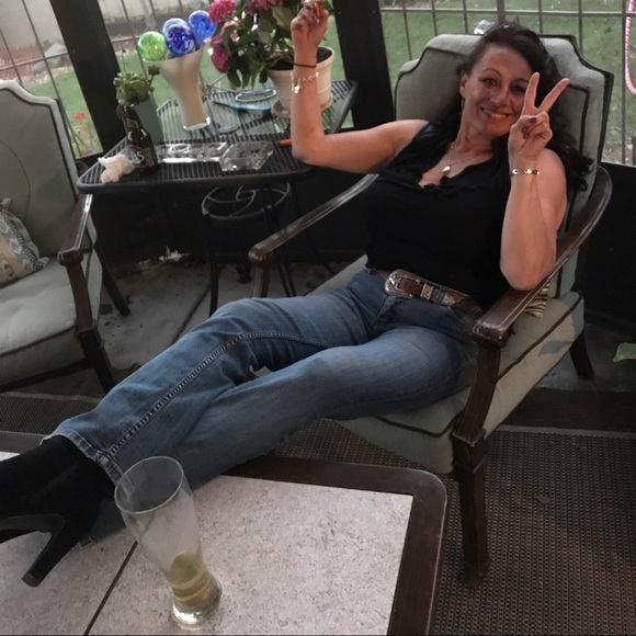 Meet your Posher, Angela - Picture 2 of 4