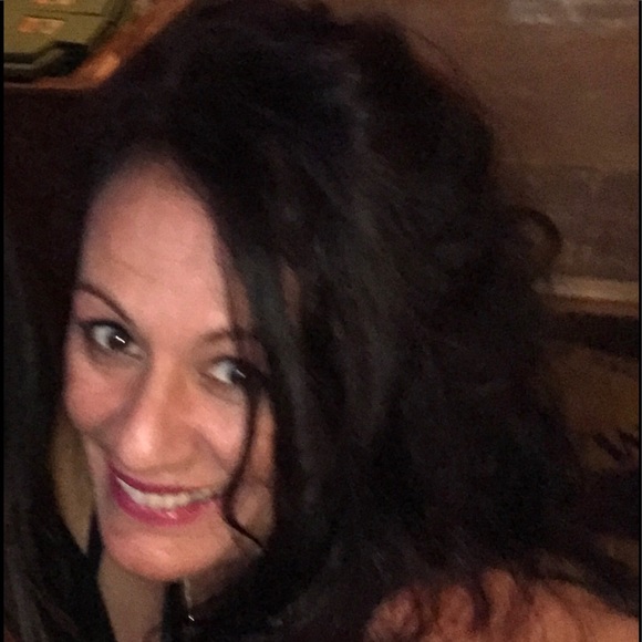 Meet your Posher, Angela - Picture 4 of 4