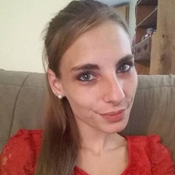Meet your Posher, Halie - Picture 1 of 1