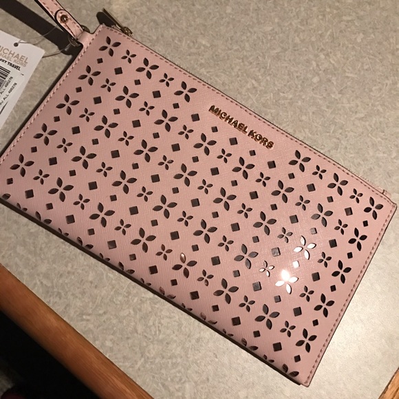 🆕 MICHAEL Michael Kors Jet Set Large Zip Clutch - Picture 5 of 6