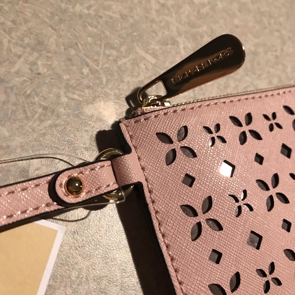 🆕 MICHAEL Michael Kors Jet Set Large Zip Clutch - Picture 6 of 6