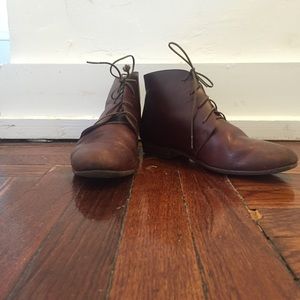 Nisolo brown leather shoes in size 7.5.
